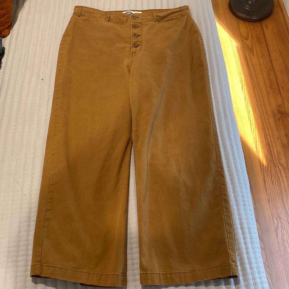 Old Navy wide leg extra high rise khaki pants